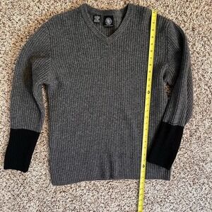 DKNY Gray and Black Lambswool V-Neck Sweater – Men's